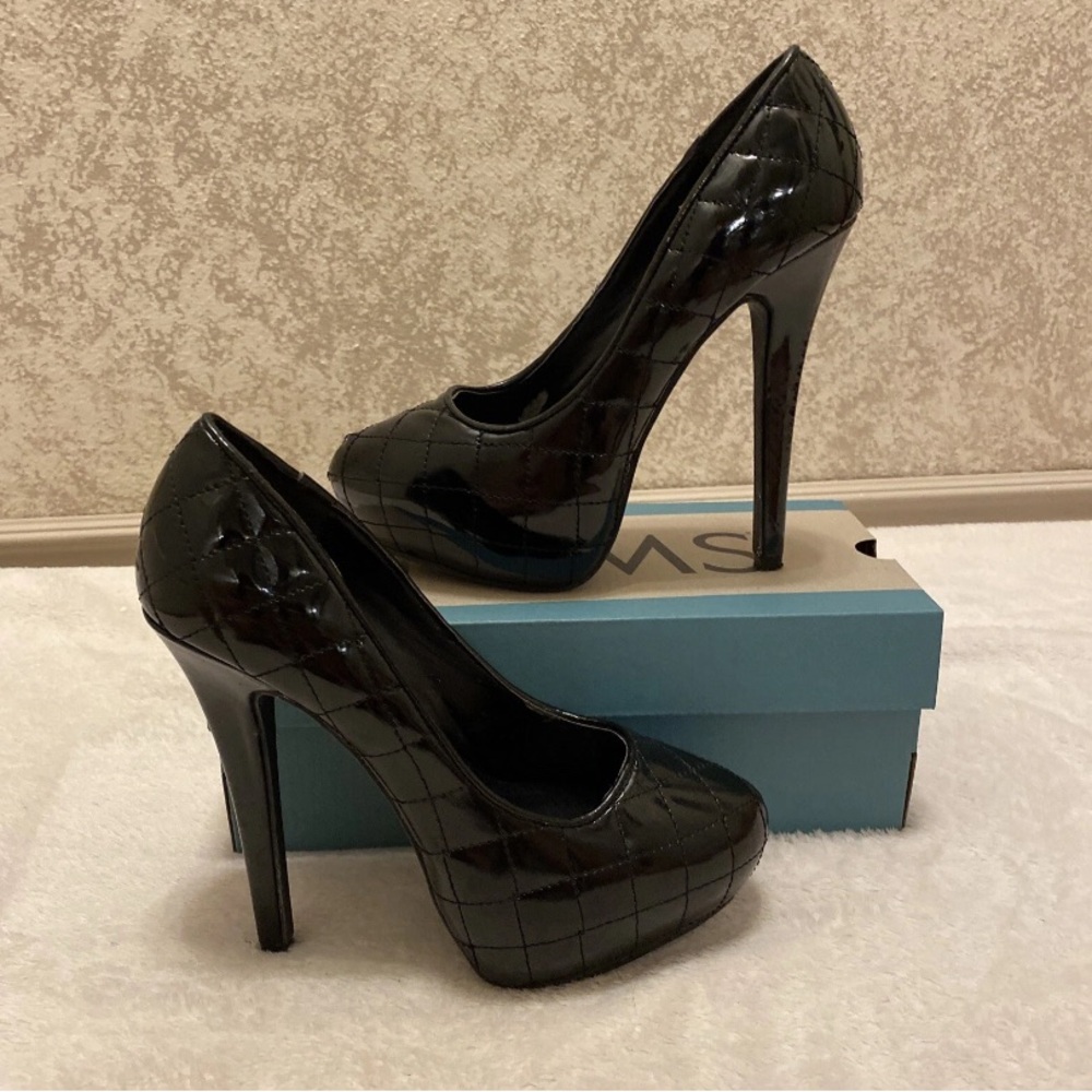 Elegant Black Quilted Heels Flawed